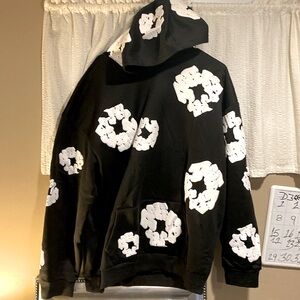 Denim tears rep brand new cotton wreath, print pattern size XL black with white